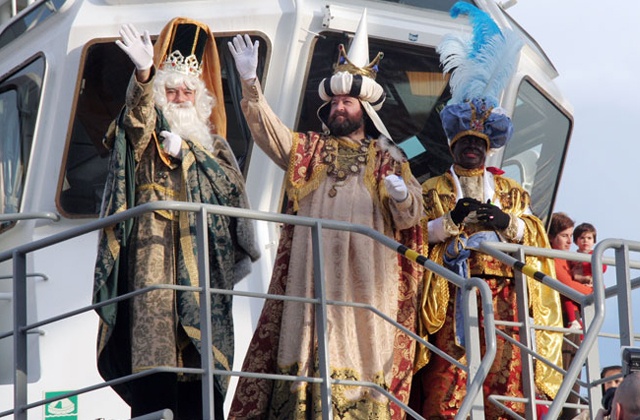 The Reyes Magos or Three Wise Men are on their way: Desembarco de los Reyes Magos en el Puerto de Málaga