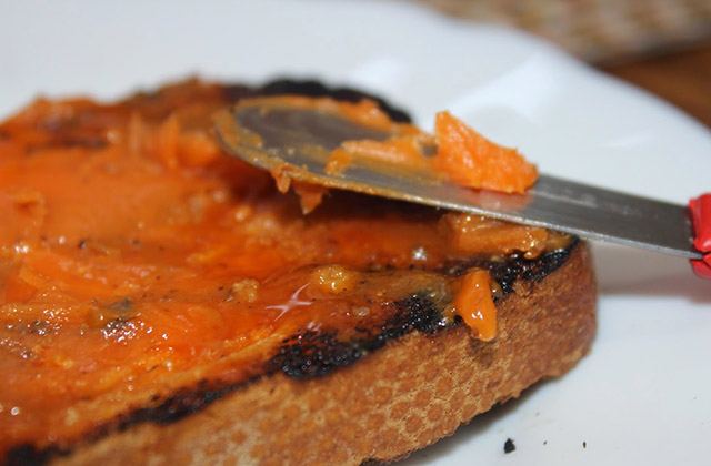 Los desayunos en Andalucía: Pan y manteca colorá: Fotografía: tapitasypostres.blogspot.com