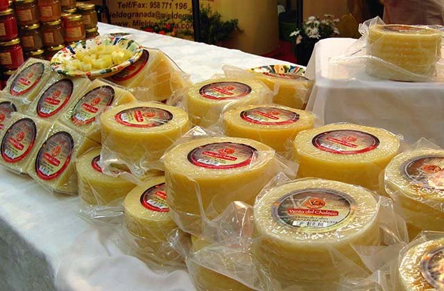 Andalusian cheese - Queso Venta El Chaleco. Fotografía de ilikealpujarra.com-l