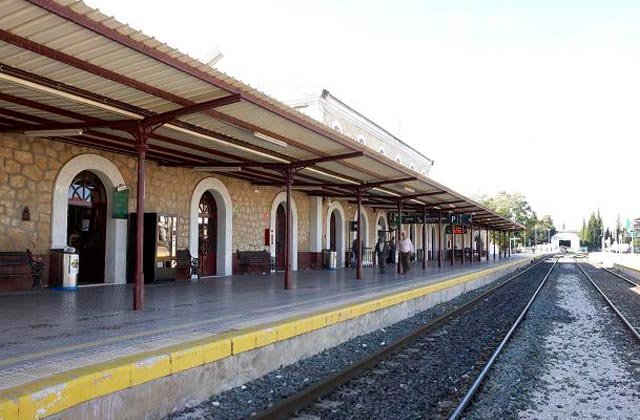 5 façons de se rendre à Grazalema, destination naturelle entre Cadix et Malaga: Estación de tren de Ronda