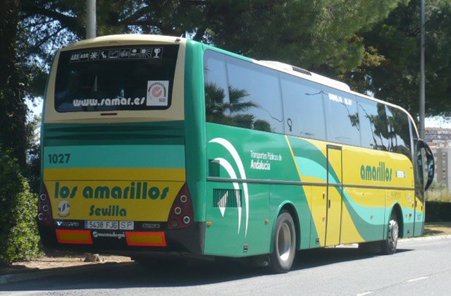 5 ways to get to Grazalema, a natural destination between Cádiz and Málaga: Autobuses los Amarillos