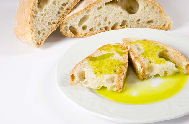 Los desayunos en Andalucía: Pan y aceite
