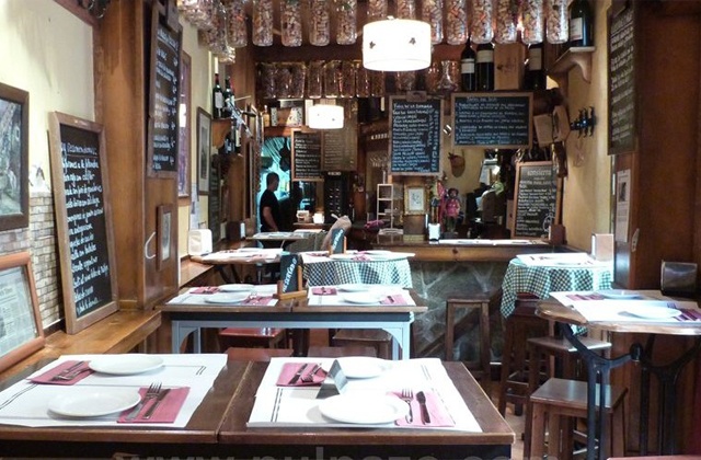 10 Tapas-Bars in Malaga, die Sie besuchen müssen: El tapeo de Cervantes