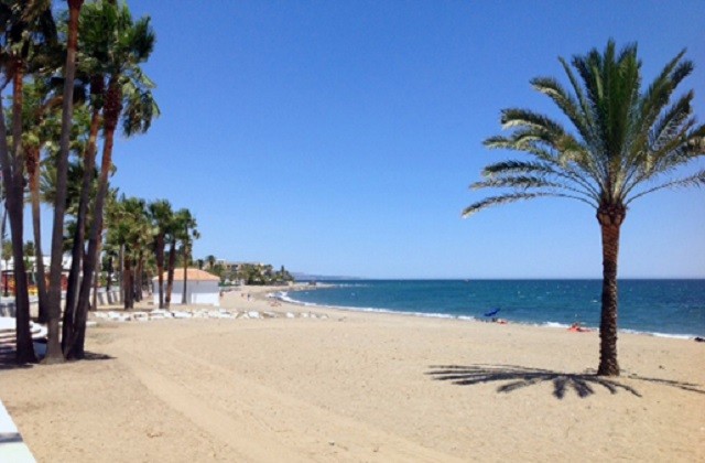 Playa del Cortijo Blanco, Marbella