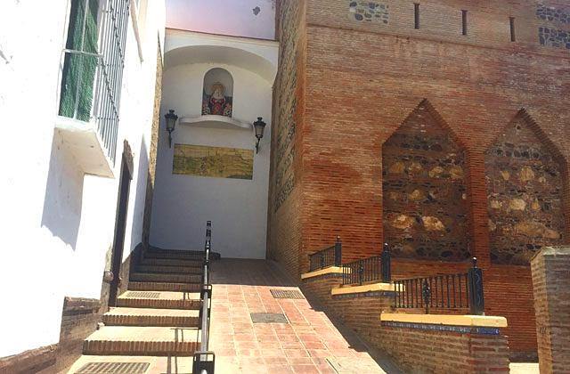 Puerta Real de la Villa y murallas de la Medina - Velez Málaga