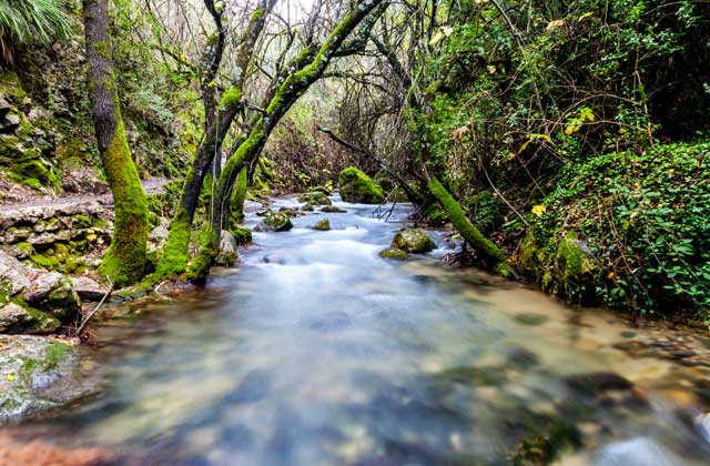 River Majaceite between the towns of El Bosque and Benamahoma on the  province of Cadiz, Spain Stock Photo - Alamy