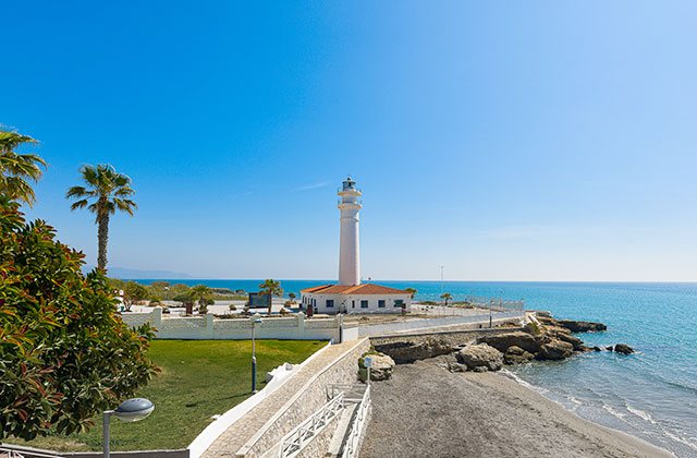 Dinge zu tun in Nerja - Leuchturm von Torrox