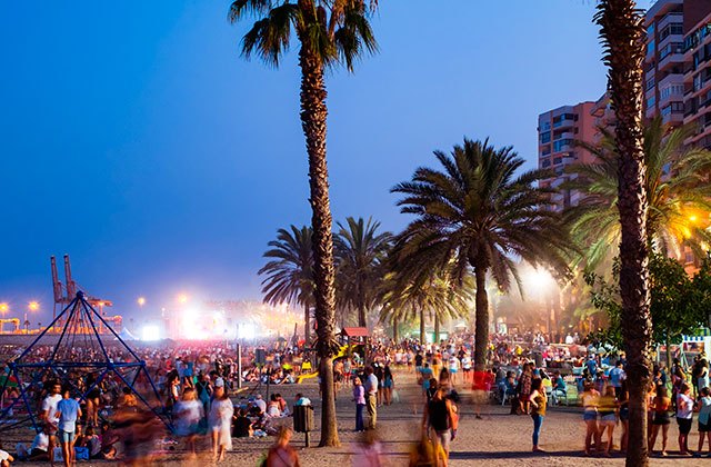 Vie nocturne à Malaga - Crédito: Roberto Sorin / Shutterstock.com