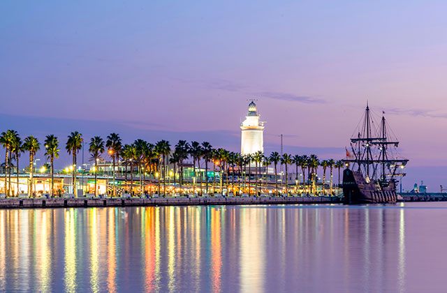 Fakten über Málaga - Der Leuchtturm von Málaga