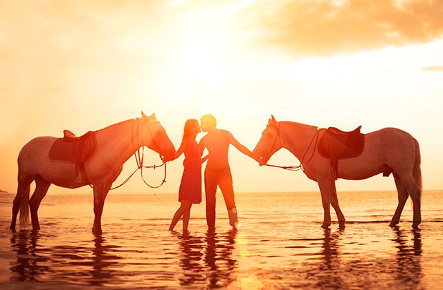 paseo romántico a caballo por las playas