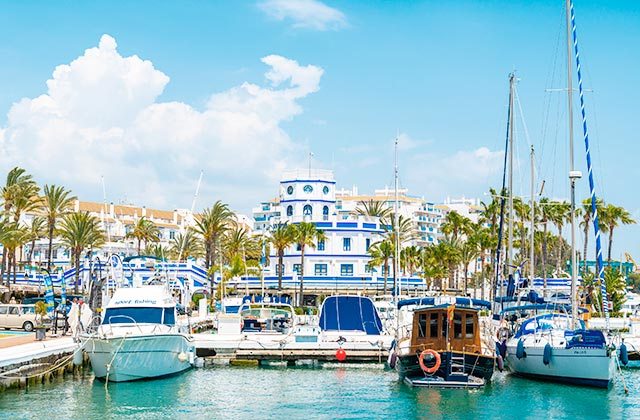 Puerto Estepona Crédito editorial: Pawel Kazmierczak / Shutterstock.com