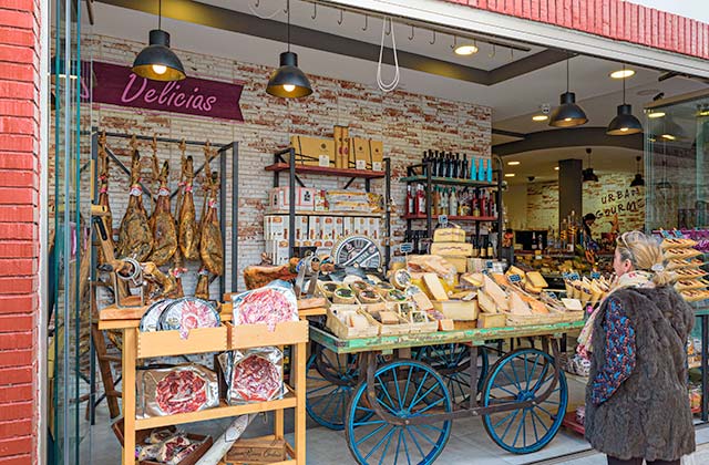 A Guide to Indoor Markets and Street Markets in Andalucia