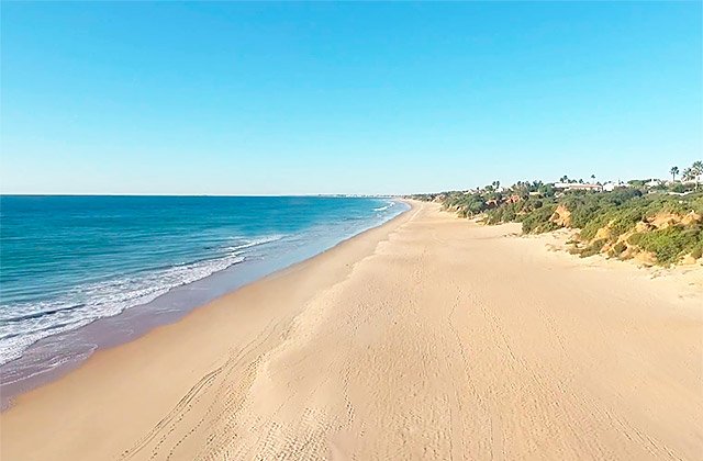 ✓ The coves of Conil de la Frontera