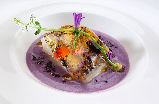 Corvina con patata violeta 