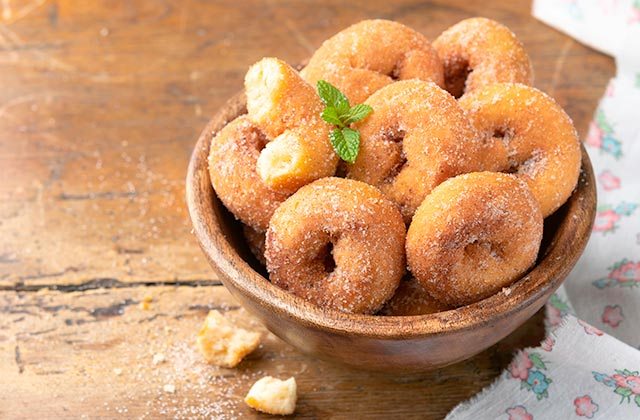 Christmas dishes in Andalucia - Anise or wine donuts