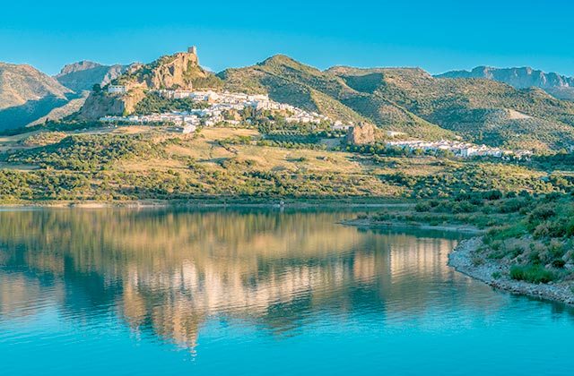 Zahara de la Sierra playa