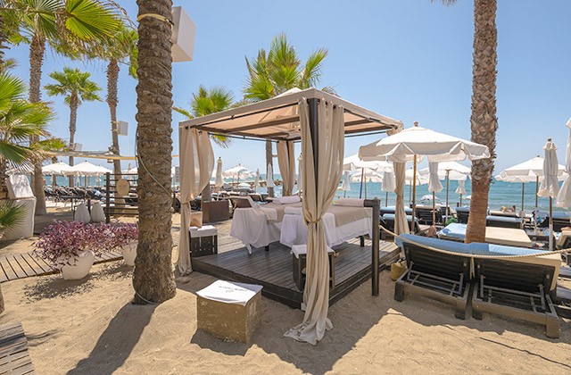 Amàre Beach Club Marbella massage stand
