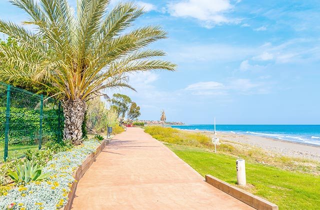 Estepona, paseo maritimo