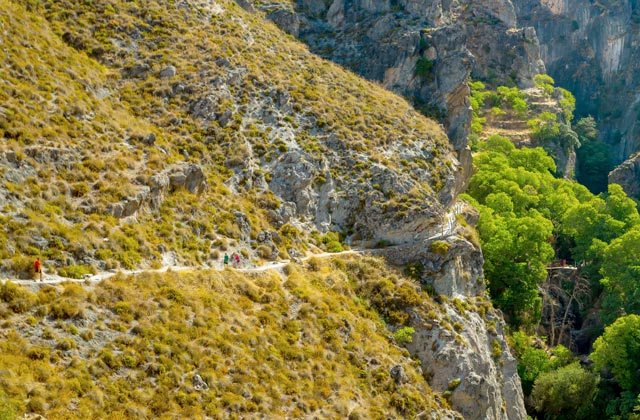 sendero de Los Cahorros del río Monachil